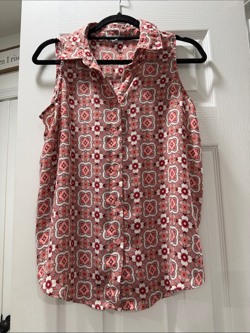 Sleeveless Button-Front Camisole in Pink Geo Floral